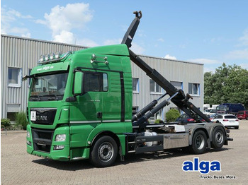 : фото в шапке страницы