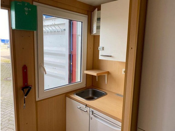 : фото в шапке страницы