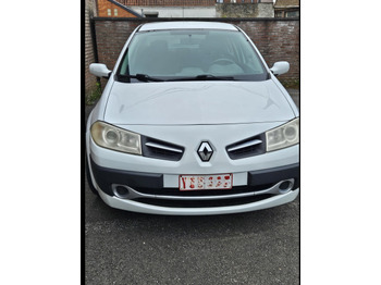 Легковой автомобиль RENAULT