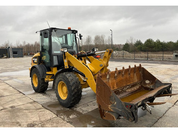 Колёсный погрузчик CATERPILLAR 908M