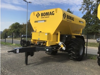 Стабилизатор грунта Bomag BS12000 Additive Spreader: фото 1 Стабилизатор грунта Bomag BS12000 Additive Spreader: фото 1