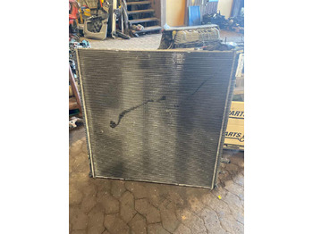 : фото в шапке страницы