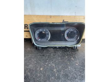 : фото в шапке страницы