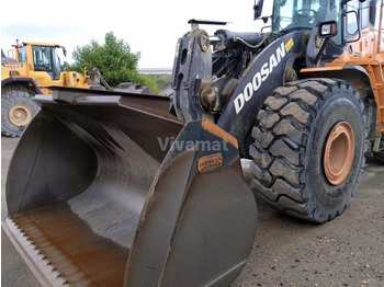 Колёсный погрузчик Doosan DL580: фото 1