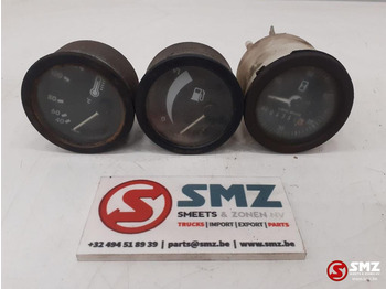 : фото в шапке страницы