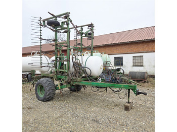 : фото в шапке страницы