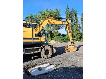 : фото в шапке страницы