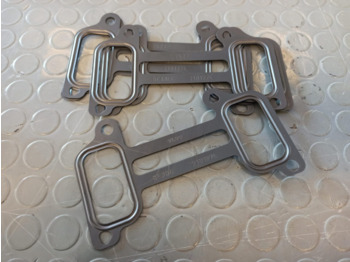 : фото в шапке страницы