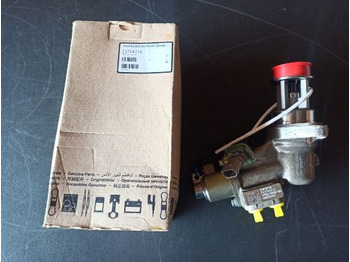 : фото в шапке страницы