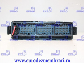 : фото в шапке страницы