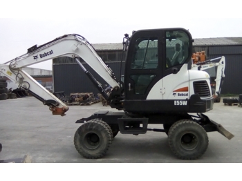 Колёсный экскаватор Bobcat E55W: фото 1