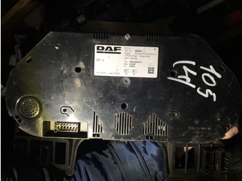 : фото в шапке страницы