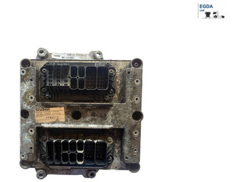 : фото в шапке страницы