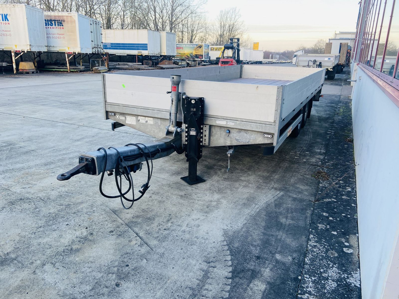 Humbaur Tandem- Pritschenanhänger - Прицеп бортовой/ Платформа: фото 4 Humbaur Tandem- Pritschenanhänger - Прицеп бортовой/ Платформа: фото 4