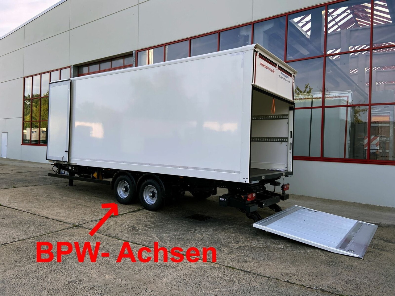 Möslein Tandem Koffer, Ladebordwand 1,5 t + Durchladbar - Прицеп-фургон: фото 5 Möslein Tandem Koffer, Ladebordwand 1,5 t + Durchladbar - Прицеп-фургон: фото 5