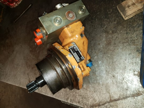 CASE 588 (MOTOR HIDRÁULICO) - Гидравлический насос для Строительной техники: фото 1 CASE 588 (MOTOR HIDRÁULICO) - Гидравлический насос для Строительной техники: фото 1