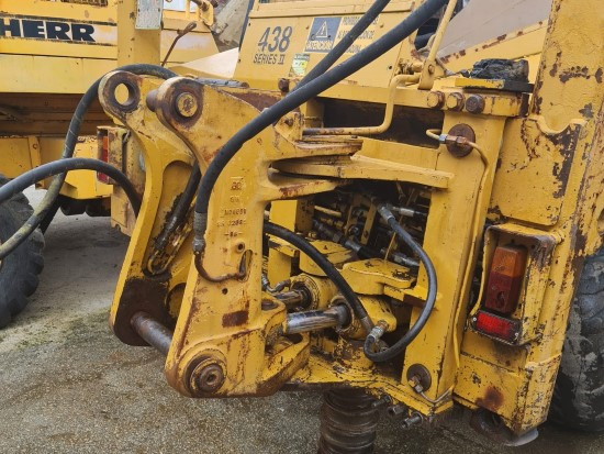 CATERPILLAR 438 SERIES II, 438B (SOPORTE / POSTE RETRO) - Сцепное устройство: фото 1 CATERPILLAR 438 SERIES II, 438B (SOPORTE / POSTE RETRO) - Сцепное устройство: фото 1