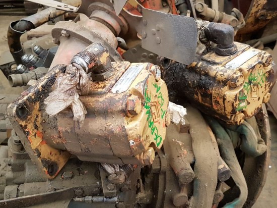 COMERCIAL HYDRAULICS CL25 II7A (MOTOR DE TRASLACION) - Бортовой редуктор для Строительной техники: фото 1 COMERCIAL HYDRAULICS CL25 II7A (MOTOR DE TRASLACION) - Бортовой редуктор для Строительной техники: фото 1