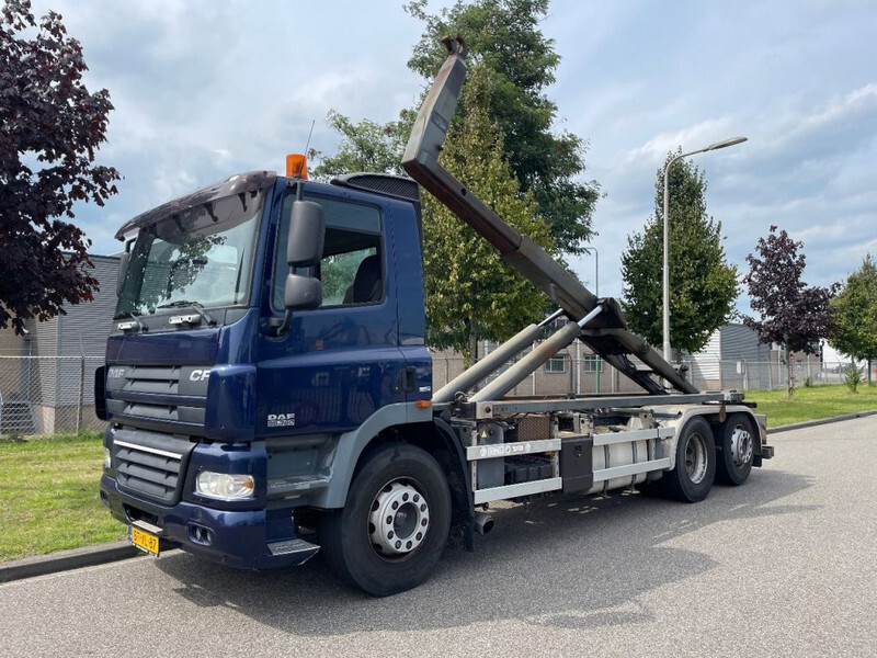 DAF CF 85 360 6x2 vdl 21 T haak - Тросовый мультилифт: фото 1 DAF CF 85 360 6x2 vdl 21 T haak - Тросовый мультилифт: фото 1