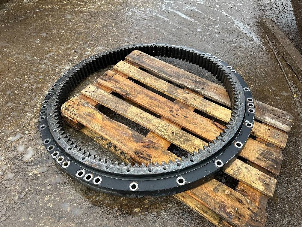 CAT 323 slew ring - Ось и запчасти для Строительной техники: фото 1 CAT 323 slew ring - Ось и запчасти для Строительной техники: фото 1