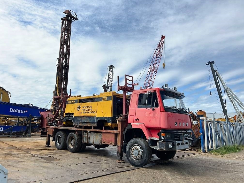 Sisu 12E480 6X6 WATER WELL DRILL ATLAS COPCO XRV410 (50 - Буровая машина: фото 1 Sisu 12E480 6X6 WATER WELL DRILL ATLAS COPCO XRV410 (50 - Буровая машина: фото 1