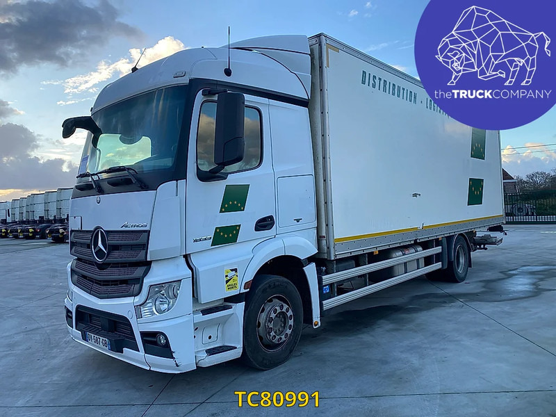 Mercedes-Benz Actros 1833 - Грузовик с закрытым кузовом: фото 1 Mercedes-Benz Actros 1833 - Грузовик с закрытым кузовом: фото 1