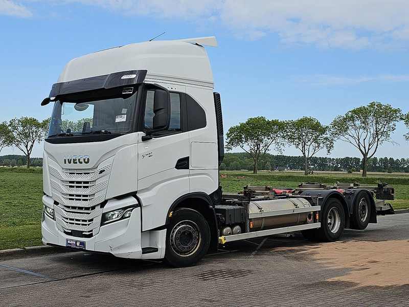 Iveco S-WAY AS260S46 LNG INT. STEERAXLE - Грузовик-контейнеровоз/ Сменный кузов: фото 2 Iveco S-WAY AS260S46 LNG INT. STEERAXLE - Грузовик-контейнеровоз/ Сменный кузов: фото 2