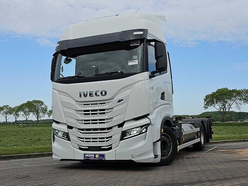 Iveco S-WAY AS260S46 LNG INT. STEERAXLE - Грузовик-контейнеровоз/ Сменный кузов: фото 1 Iveco S-WAY AS260S46 LNG INT. STEERAXLE - Грузовик-контейнеровоз/ Сменный кузов: фото 1