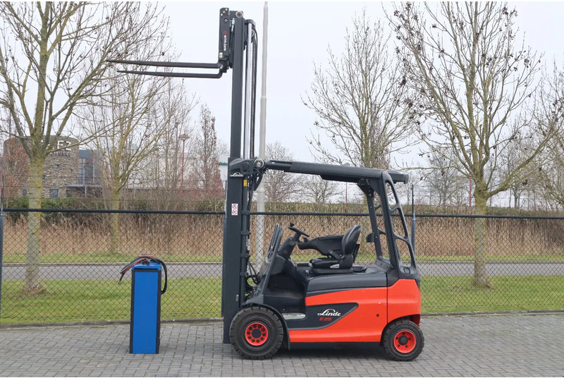 Linde E25 R-01 ROADSTER | DEMO | SIDESHIFT | FORK SPREADERS - Электропогрузчик: фото 1 Linde E25 R-01 ROADSTER | DEMO | SIDESHIFT | FORK SPREADERS - Электропогрузчик: фото 1