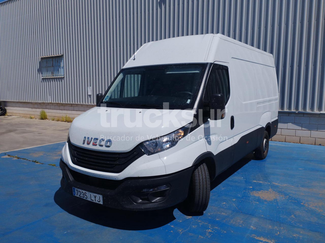 IVECO DAILY 35S16 F 12M3 - Фургон с закрытым кузовом: фото 1 IVECO DAILY 35S16 F 12M3 - Фургон с закрытым кузовом: фото 1