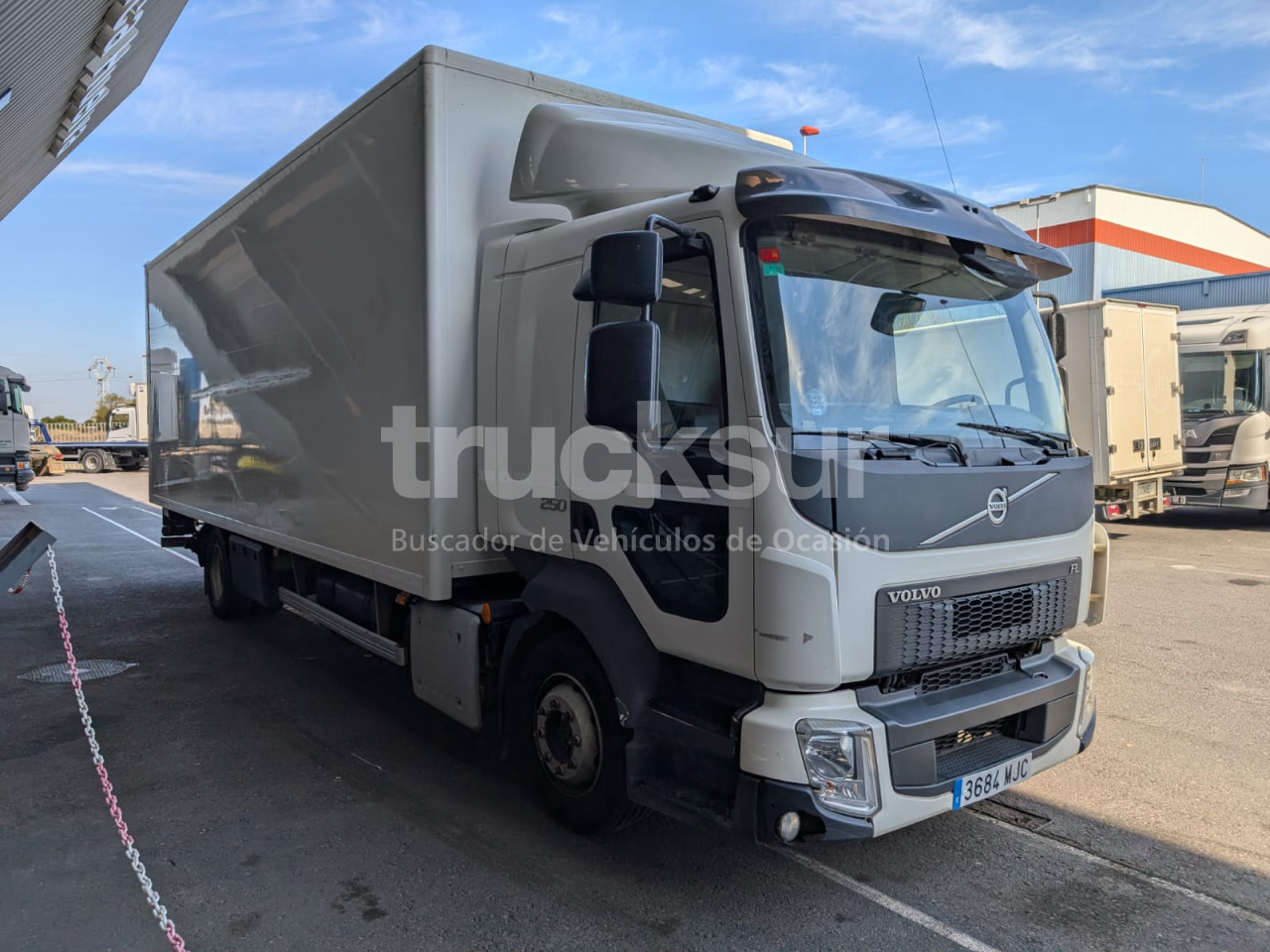VOLVO FL 250.12 - Грузовик с закрытым кузовом: фото 1 VOLVO FL 250.12 - Грузовик с закрытым кузовом: фото 1