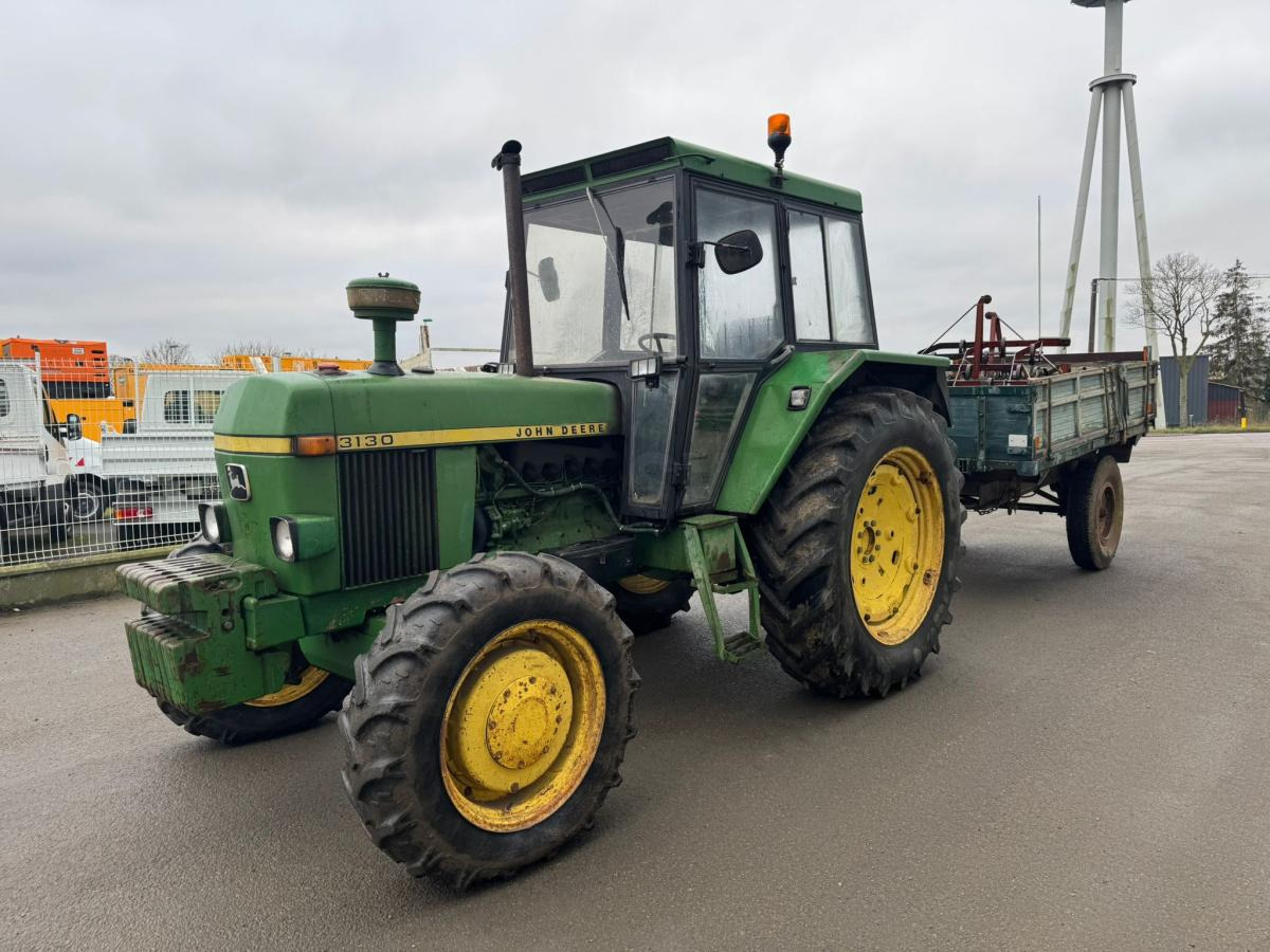 John Deere 3130 4X4 - Трактор: фото 1 John Deere 3130 4X4 - Трактор: фото 1