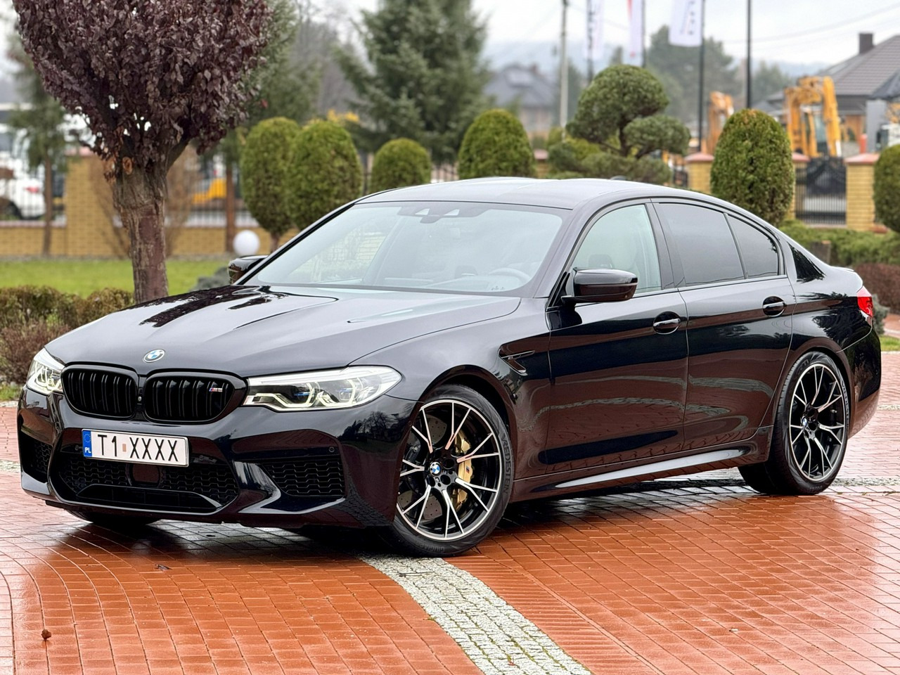 BMW M5 - Легковой автомобиль: фото 1 BMW M5 - Легковой автомобиль: фото 1