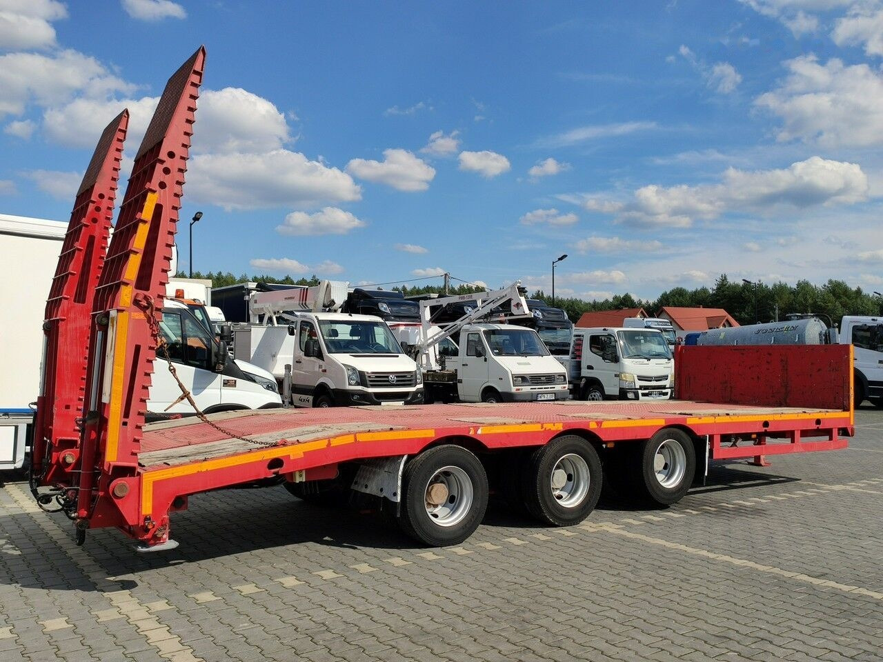 Низкорамный прицеп Для транспортировки тяжёлой техники Emtech PC18: фото 1