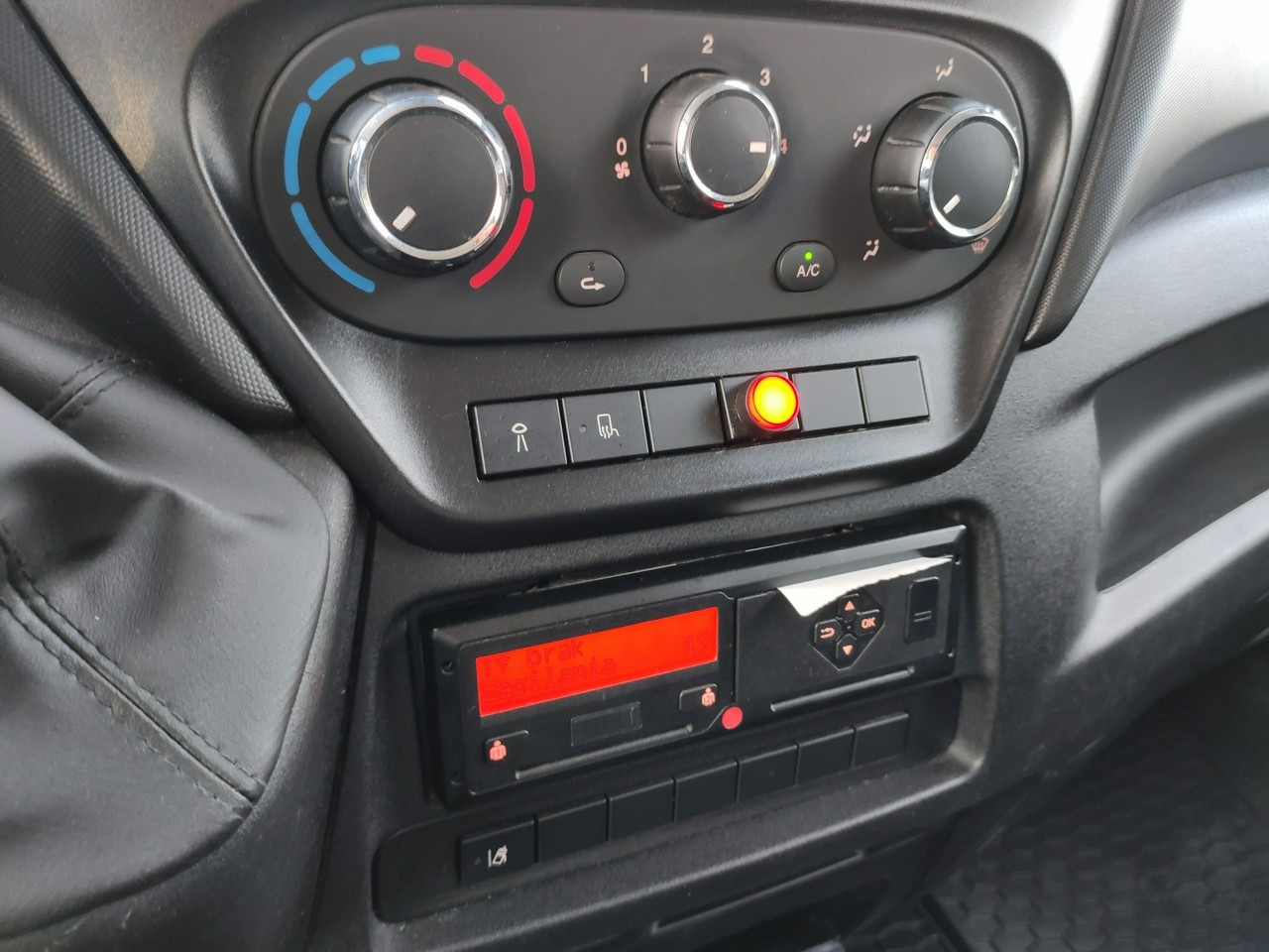Iveco Daily 70C17 Mroźnia Ściana Grodziowa Multitemperatura в лизинг Iveco Daily 70C17 Mroźnia Ściana Grodziowa Multitemperatura: фото 28