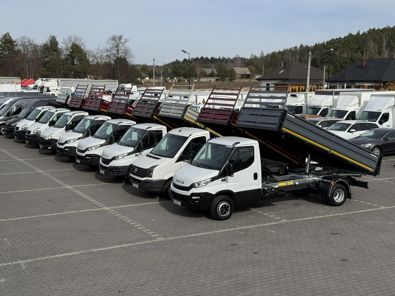 Iveco Daily 70C18 V H (72C18) Wywrotka 3-stronna Nowa Zabudowa - Самосвал: фото 1 Iveco Daily 70C18 V H (72C18) Wywrotka 3-stronna Nowa Zabudowa - Самосвал: фото 1