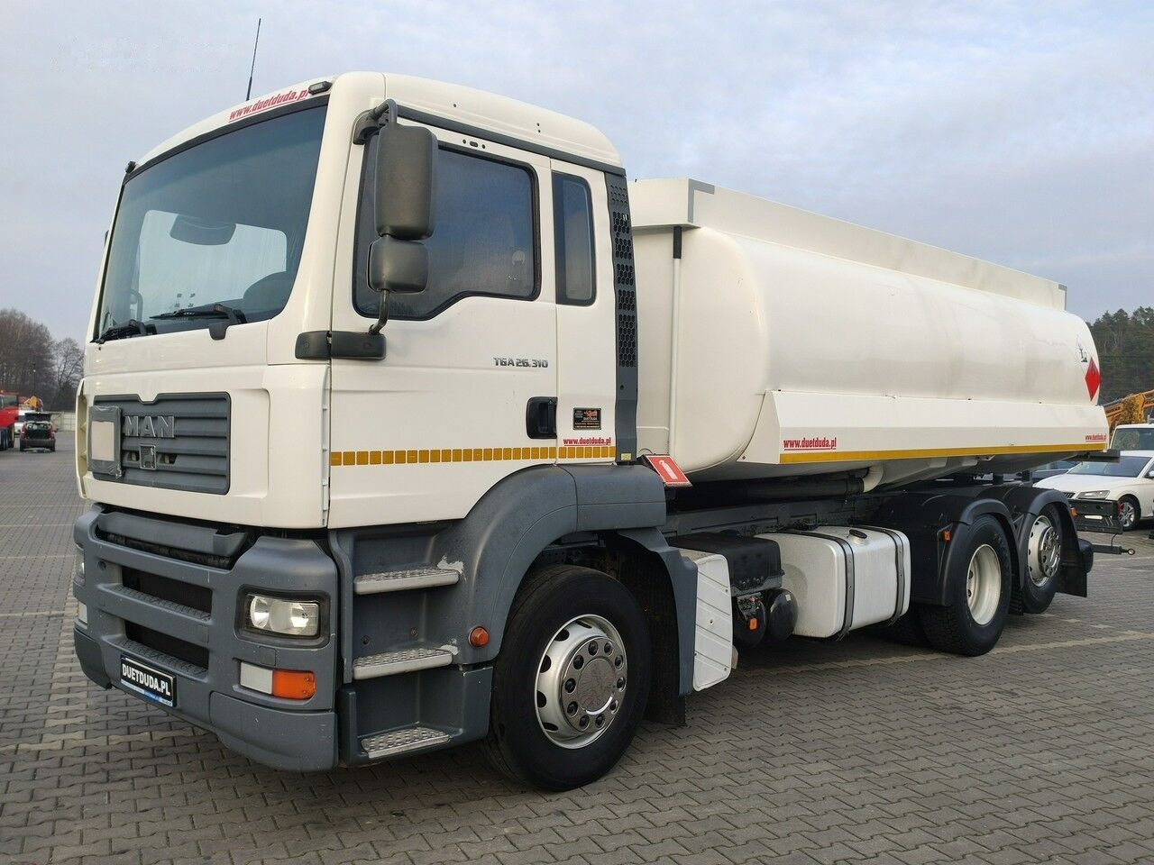 Грузовик-цистерна Для транспортировки топлива MAN TGA 26.310 Autocysterna z Dystrybucją: фото 1