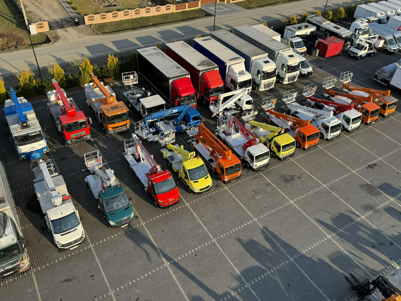Nissan Zwyżka / Podnośnik Koszowy / 4X4 / CABSTAR / MAXITY / SPRINTER - Грузовик с подъемником: фото 4 Nissan Zwyżka / Podnośnik Koszowy / 4X4 / CABSTAR / MAXITY / SPRINTER - Грузовик с подъемником: фото 4