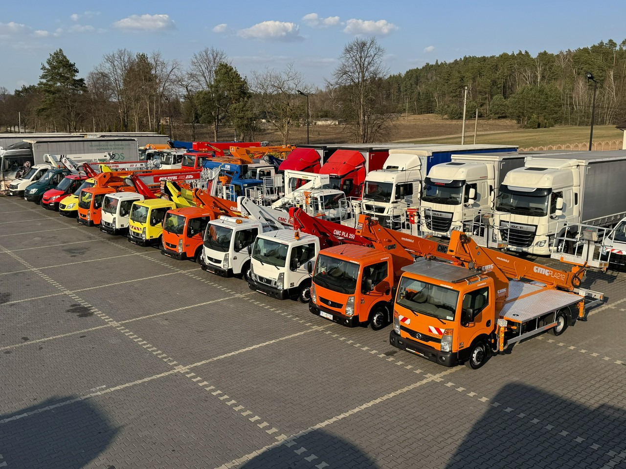 Nissan Zwyżka / Podnośnik Koszowy / 4X4 / CABSTAR / MAXITY / SPRINTER - Грузовик с подъемником: фото 2 Nissan Zwyżka / Podnośnik Koszowy / 4X4 / CABSTAR / MAXITY / SPRINTER - Грузовик с подъемником: фото 2