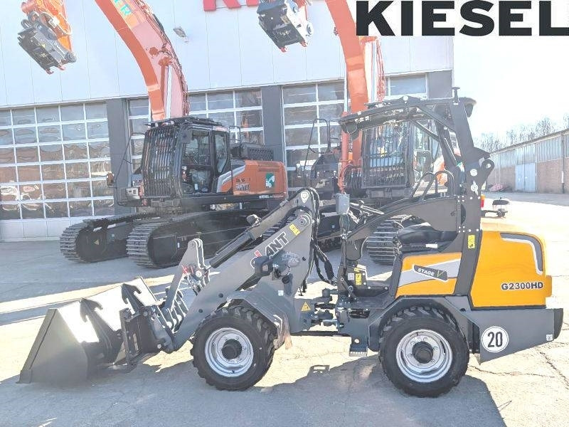 Giant G 2300 HD - Мини-погрузчик с бортовым поворотом: фото 1 Giant G 2300 HD - Мини-погрузчик с бортовым поворотом: фото 1