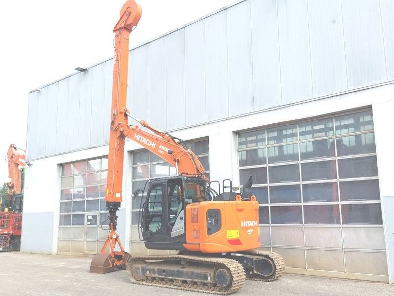 Hitachi ZX 135 US-6 Teledipper - Гусеничный экскаватор: фото 3 Hitachi ZX 135 US-6 Teledipper - Гусеничный экскаватор: фото 3