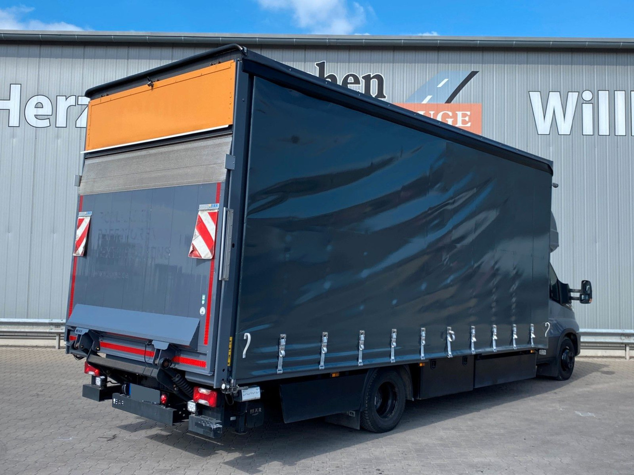 Iveco Daily Hi-Matic 70 C 21 Topsleeper | LBW 1,00to. - Тентованный фургон: фото 3 Iveco Daily Hi-Matic 70 C 21 Topsleeper | LBW 1,00to. - Тентованный фургон: фото 3