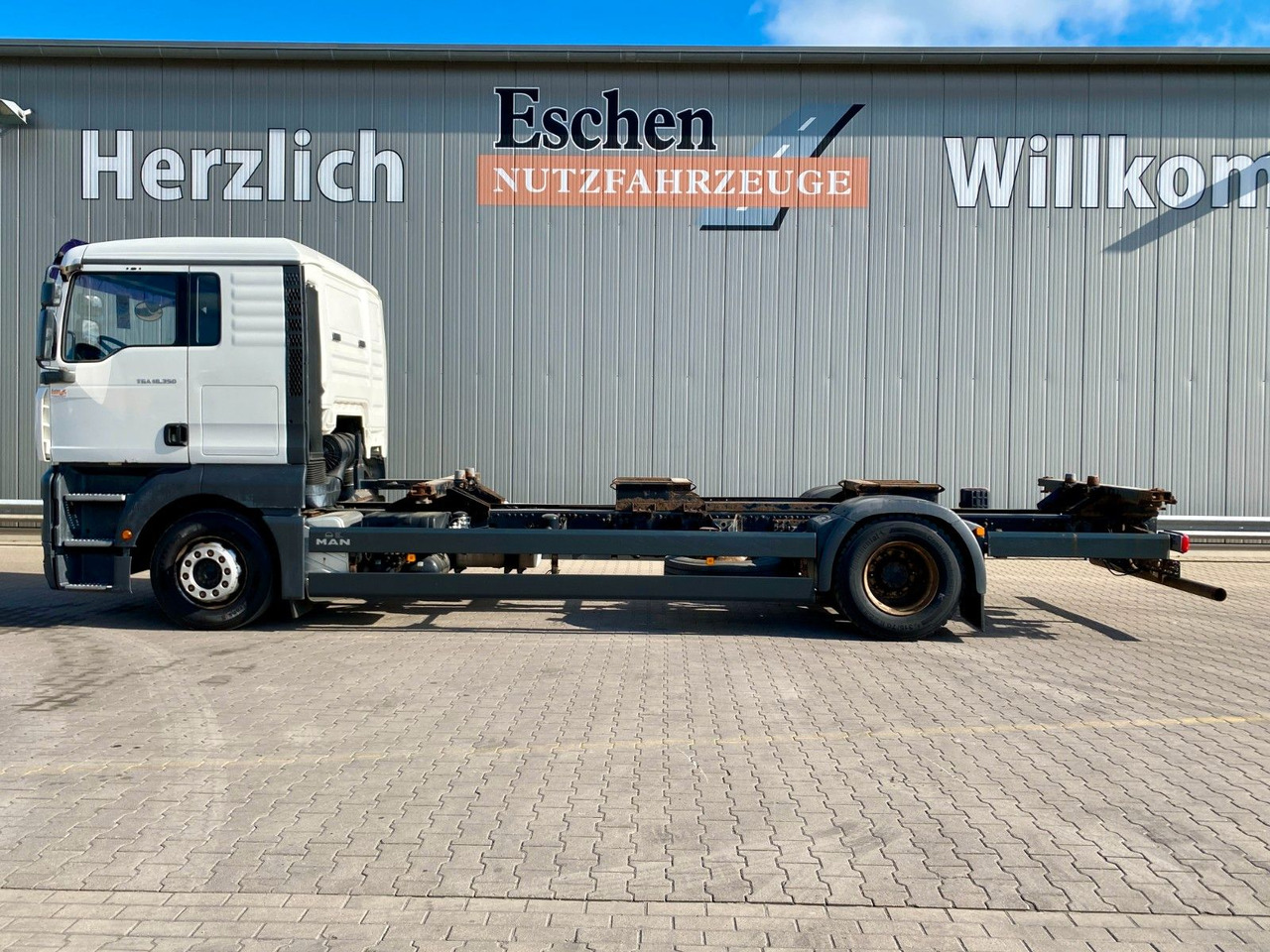 MAN TGA 18.350 LL Fahrschule*Driving school*5 Sitze MAN TGA 18.350 LL Fahrschule*Driving school*5 Sitze - Грузовик-контейнеровоз/ Сменный кузов: фото 2 MAN TGA 18.350 LL Fahrschule*Driving school*5 Sitze MAN TGA 18.350 LL Fahrschule*Driving school*5 Sitze - Грузовик-контейнеровоз/ Сменный кузов: фото 2