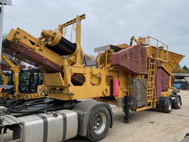 BLE & Royen ST-2-X 550x900  - Мобильная дробилка: фото 1