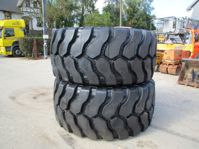 HILO 35/65R33 LCHS  - Шина для Строительной техники: фото 1