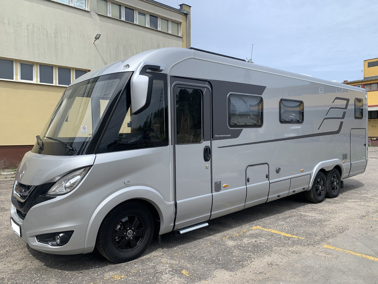 HYMER BLM -I 880 - Интегрированный автодом: фото 1
