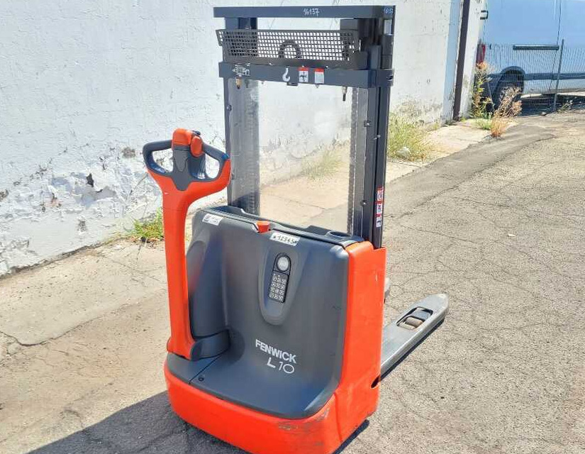 Linde L 10 (600 ore lavoro) - Штабелер: фото 1 Linde L 10 (600 ore lavoro) - Штабелер: фото 1