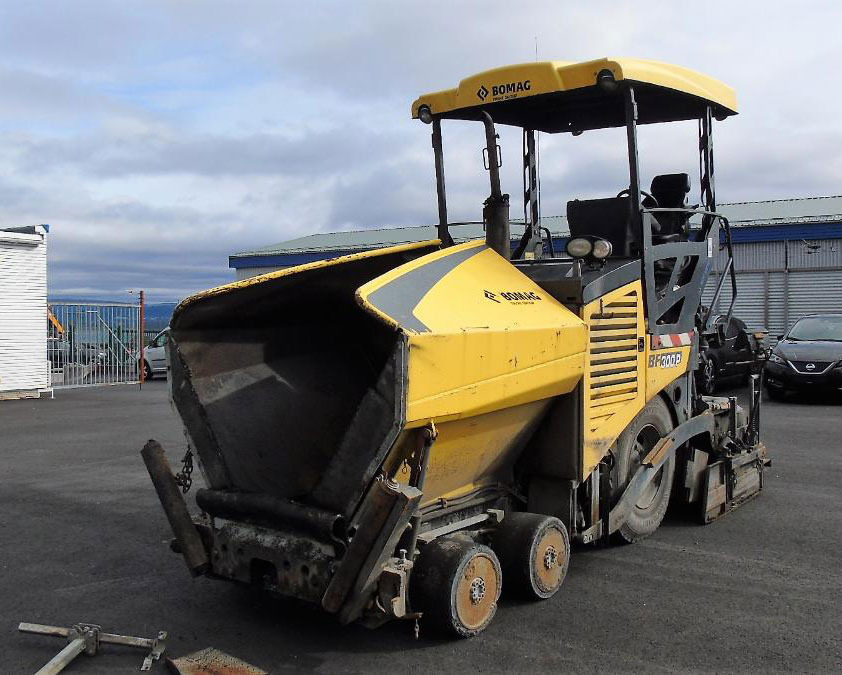 Bomag BF300 P-2 - Асфальтоукладчик: фото 1 Bomag BF300 P-2 - Асфальтоукладчик: фото 1