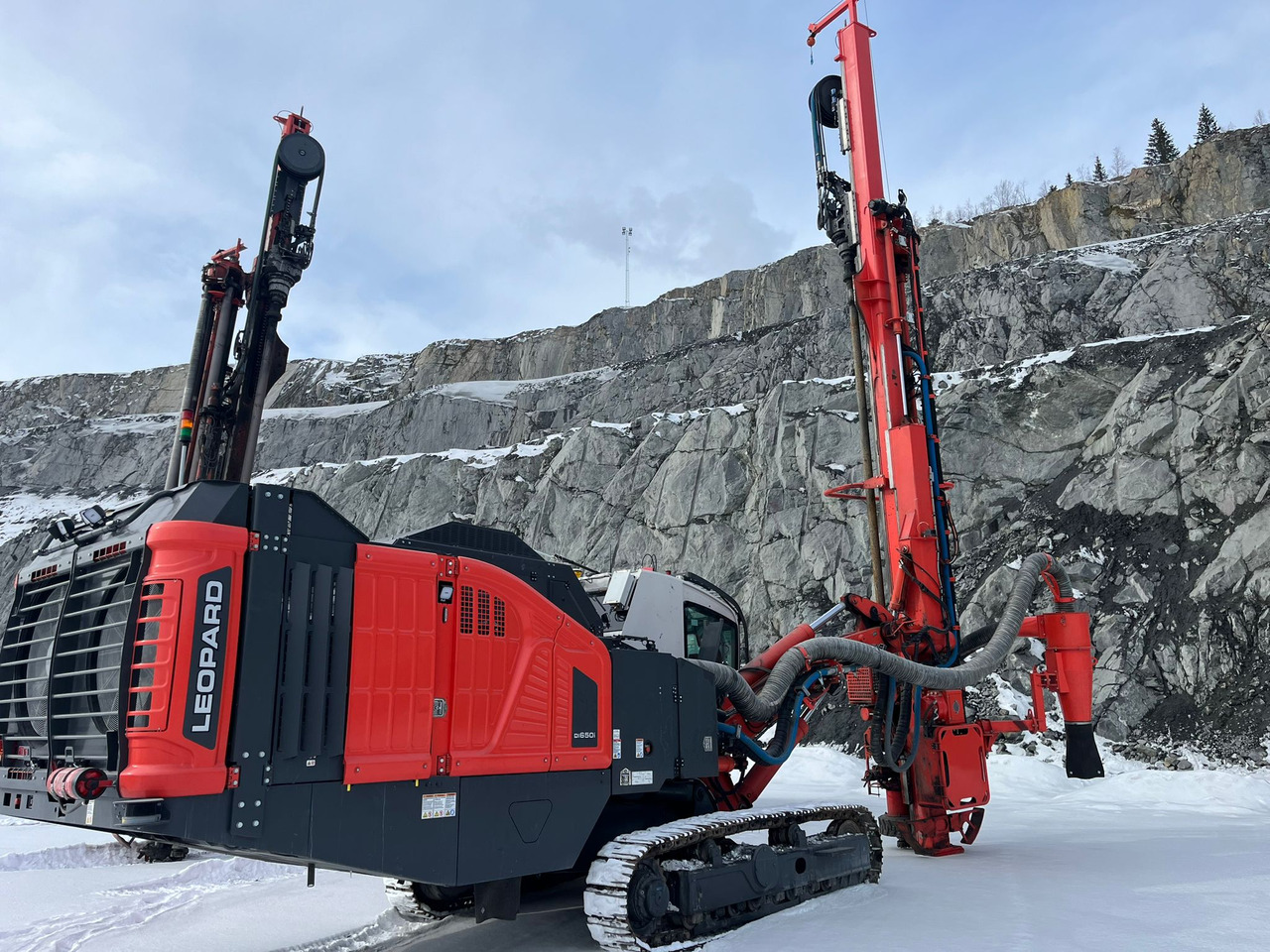 Sandvik DI650i - Буровая машина: фото 1 Sandvik DI650i - Буровая машина: фото 1