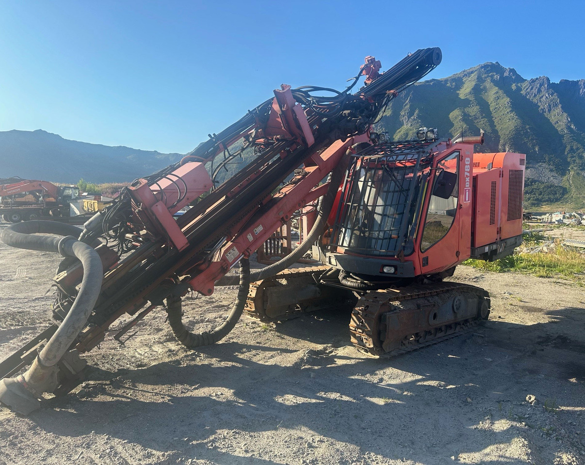Sandvik DX780 - Буровая машина: фото 1 Sandvik DX780 - Буровая машина: фото 1